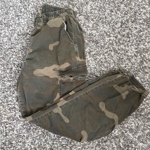 Women’s Stretchy Cargo Pants